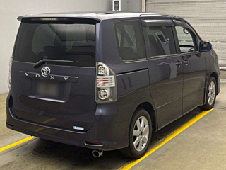 TOYOTA VOXY 2009