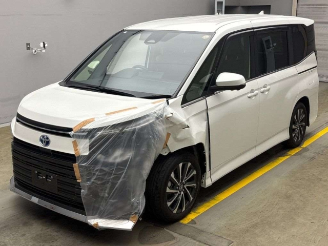 TOYOTA VOXY 2024