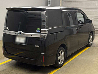 TOYOTA VOXY 2017
