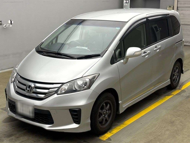HONDA FREED 2013