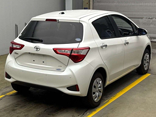 TOYOTA VITZ 2019