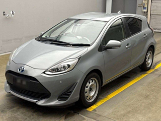 TOYOTA AQUA 2021