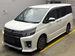 TOYOTA VOXY 2017