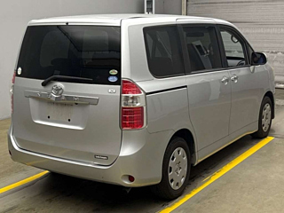 TOYOTA NOAH 2009