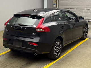 VOLVO V40 2018