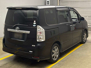TOYOTA VOXY 2009