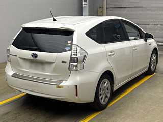 TOYOTA PRIUS ALPHA 2014