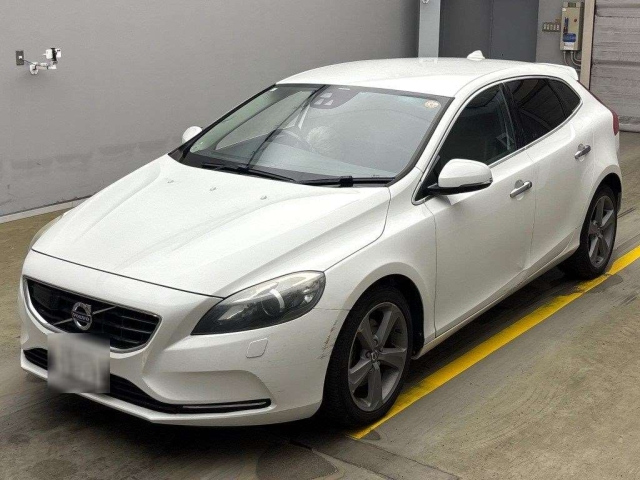 VOLVO V40 2013