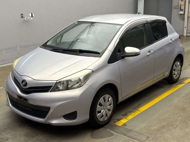 TOYOTA VITZ 2012