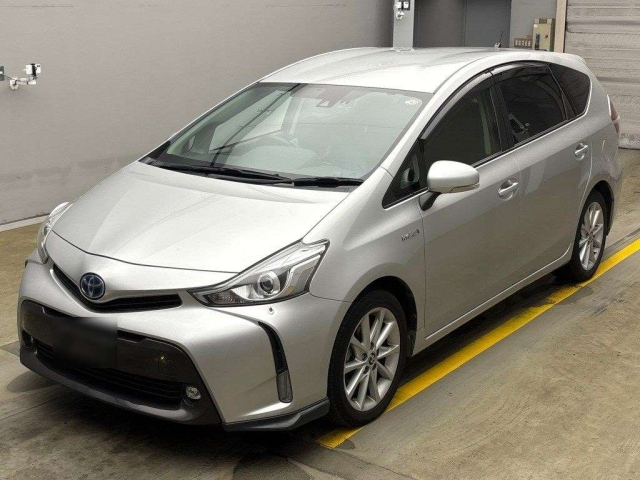 TOYOTA PRIUS ALPHA 2016