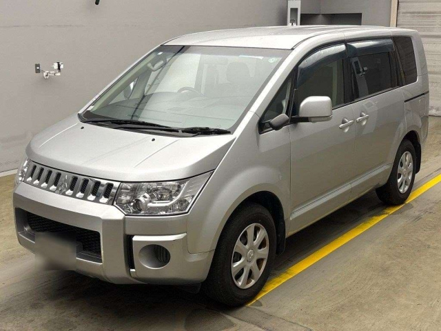 MITSUBISHI DELICA D5 2018