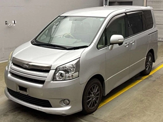 TOYOTA NOAH 2009
