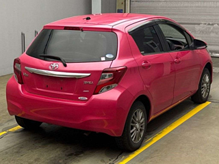 TOYOTA VITZ 2015
