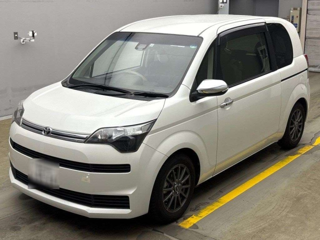 TOYOTA SPADE 2017