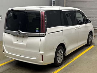 TOYOTA NOAH 2020
