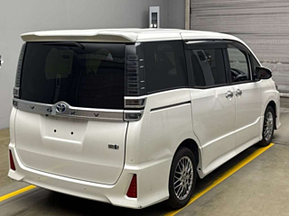TOYOTA VOXY 2021