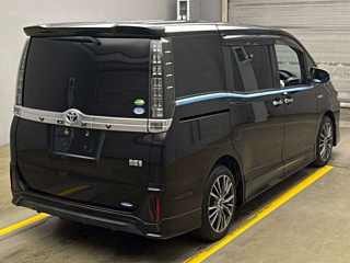 TOYOTA VOXY 2014