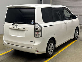 TOYOTA VOXY 2012