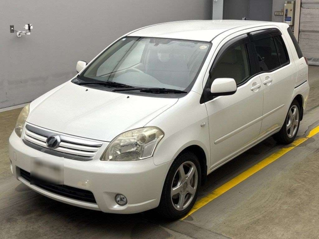 TOYOTA RAUM 2009