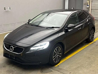VOLVO V40 2020