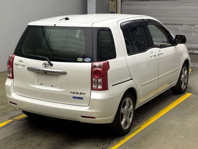 TOYOTA RAUM 2009