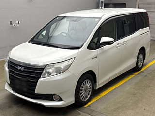 TOYOTA NOAH 2014