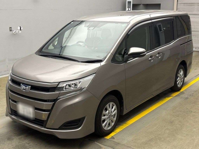 TOYOTA NOAH 2021