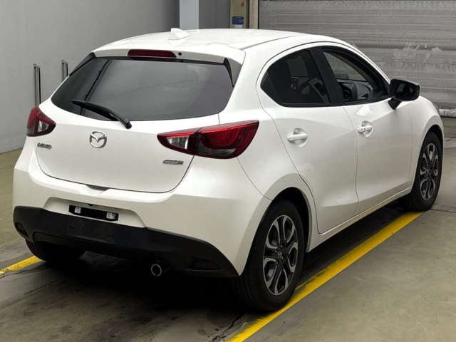 MAZDA DEMIO 2016