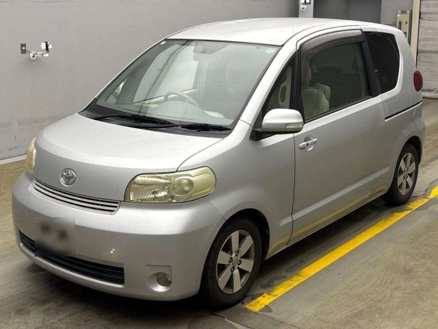 TOYOTA PORTE 2009