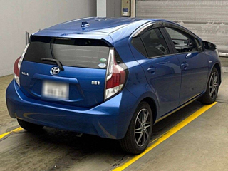 TOYOTA AQUA 2017
