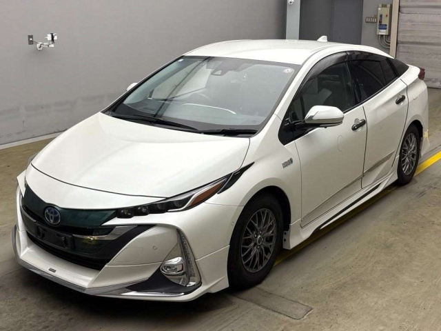 TOYOTA PRIUS PHV 2019