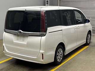TOYOTA NOAH 2021