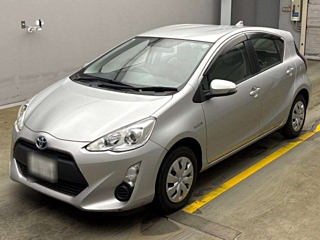 TOYOTA AQUA 2015