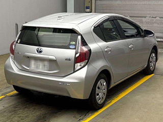 TOYOTA AQUA 2015