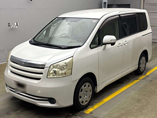 TOYOTA NOAH 2008