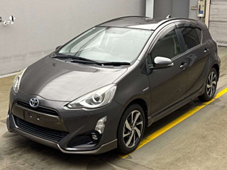 TOYOTA AQUA 2015