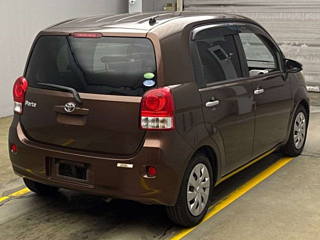 TOYOTA PORTE 2012