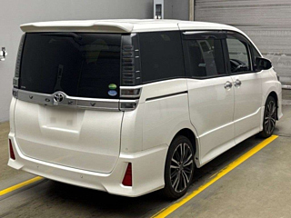 TOYOTA VOXY 2019