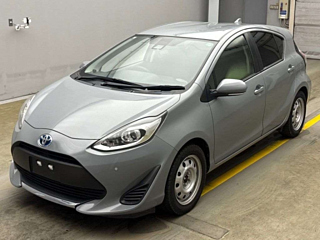 TOYOTA AQUA 2021