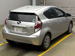 TOYOTA AQUA 2017
