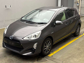 TOYOTA AQUA 2015