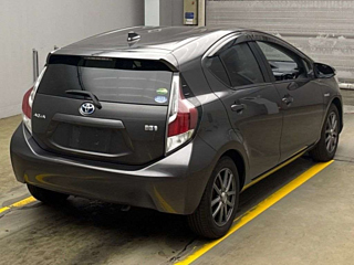 TOYOTA AQUA 2015