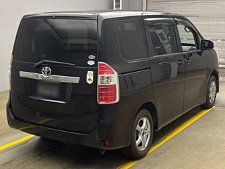 TOYOTA NOAH 2008