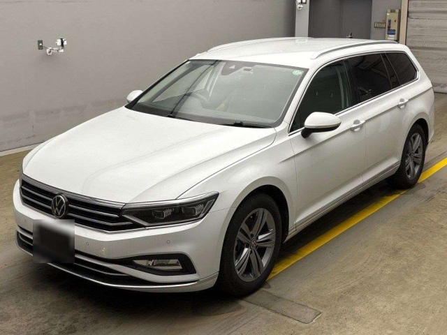 VOLKSWAGEN PASSAT VARIANT 2024