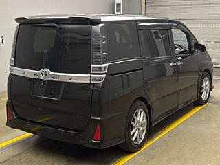TOYOTA VOXY 2021