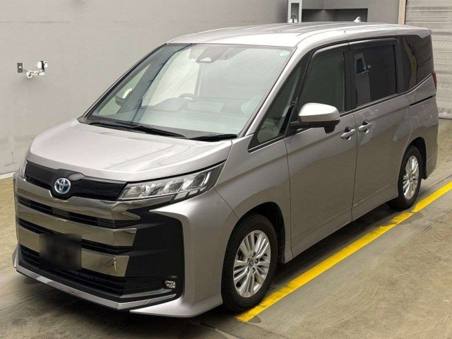 TOYOTA NOAH 2022