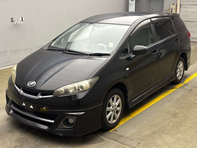 TOYOTA WISH 2011