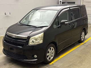TOYOTA NOAH 2009
