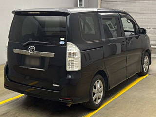 TOYOTA NOAH 2009