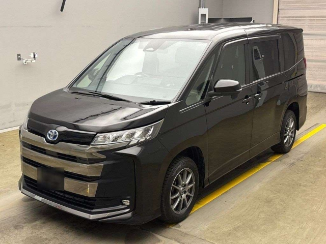 TOYOTA NOAH 2023